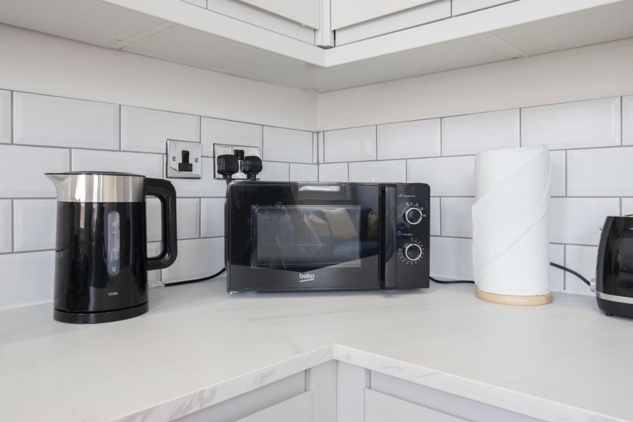 Beautifully Presented Newly Renovated City-Centre Apartment In Cheltenham Esterno foto