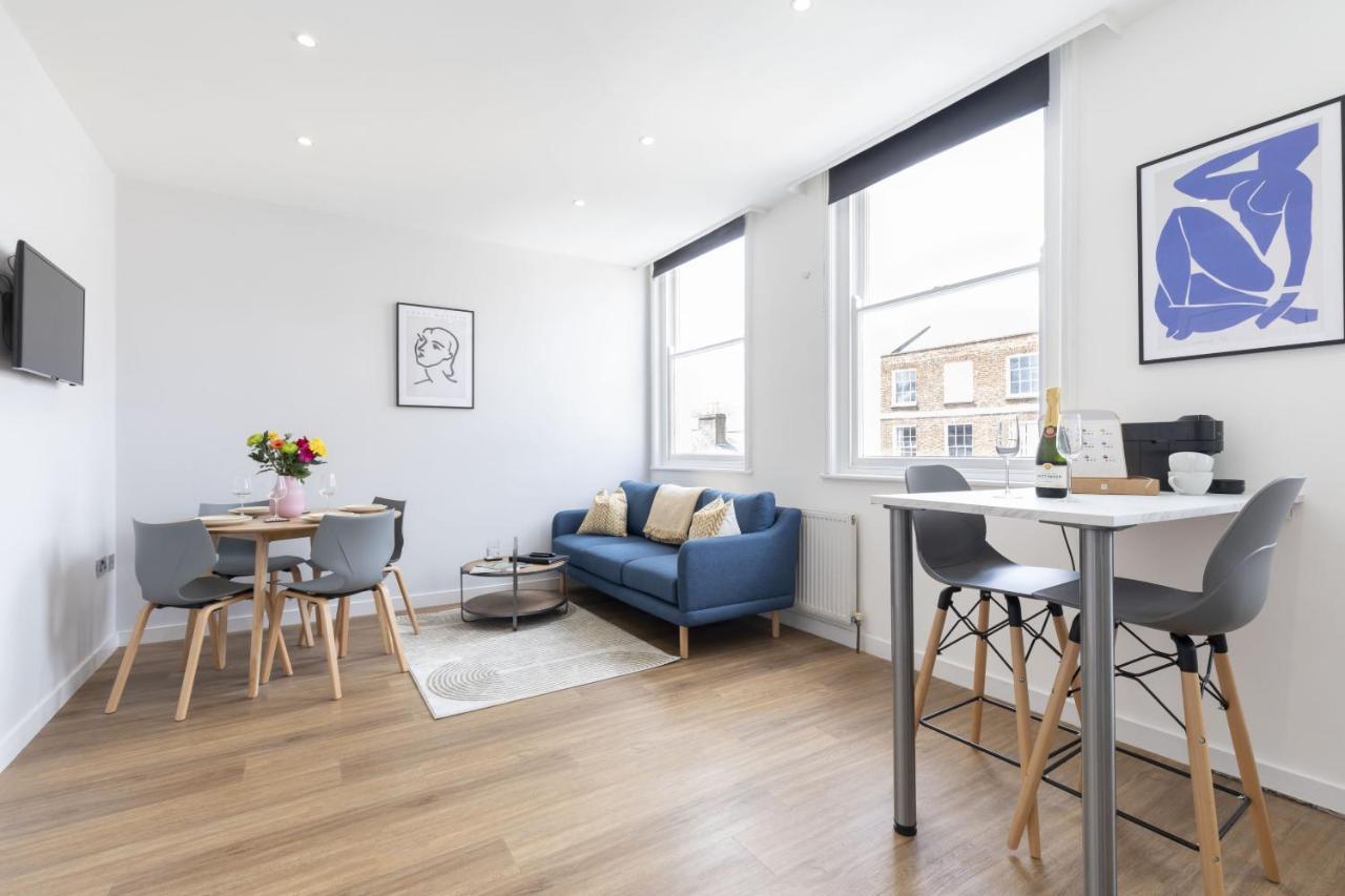 Beautifully Presented Newly Renovated City-Centre Apartment In Cheltenham Esterno foto