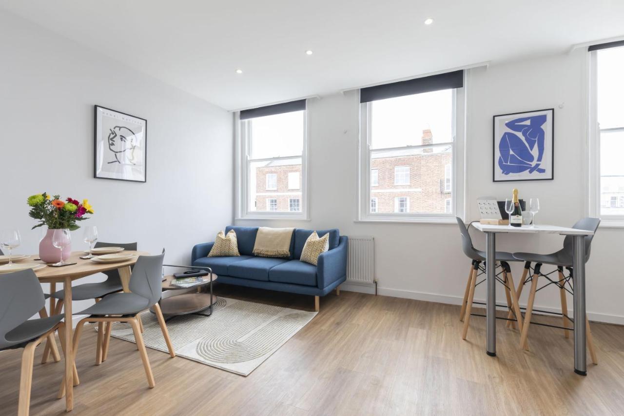 Beautifully Presented Newly Renovated City-Centre Apartment In Cheltenham Esterno foto
